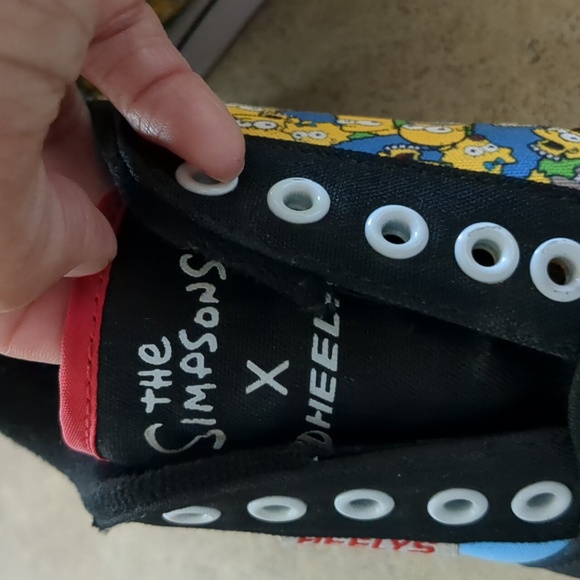 The Simpsons x Heelys Kids Shoes size 2 - Picture 2 of 5